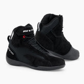 Scarpe Jetspeed, un tipo di scarpe moto con protezione caviglia SEESOFT. Design aerodinamico e ventilazione PWR|Mesh. Di REV'IT!.